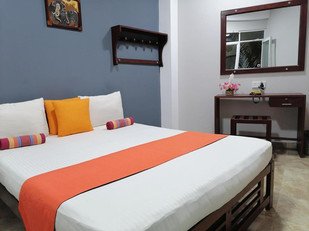 Mountain View Apartment แคนดี้ ภายนอก รูปภาพ
